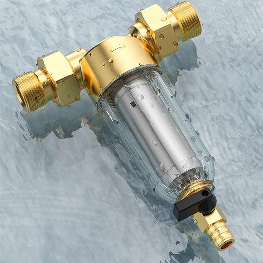 Самопочистващ се предфилтър за вода 40 микрона – размери: височина 220 мм, ширина 140 мм, дълбочина 60 мм, месингов корпус и прозрачен контейнер, снимка банер.