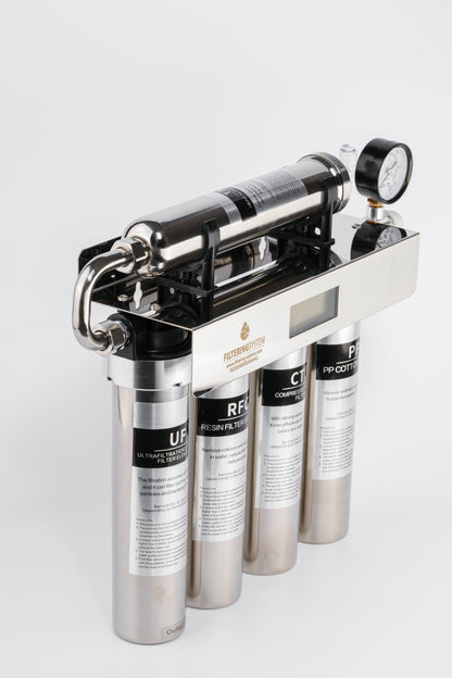 метална професионална система за филтриране на вода под мивката в детайл